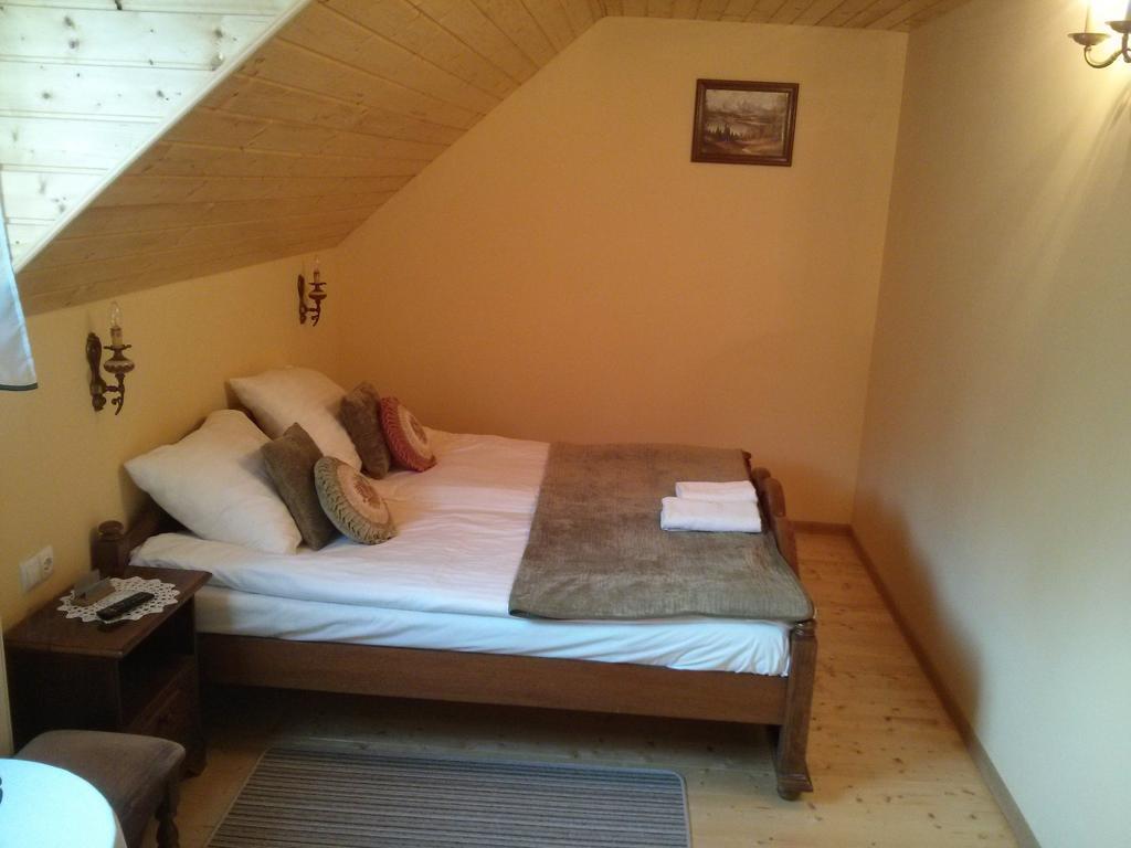 Zbojna Debra Bed & Breakfast Golejow ภายนอก รูปภาพ