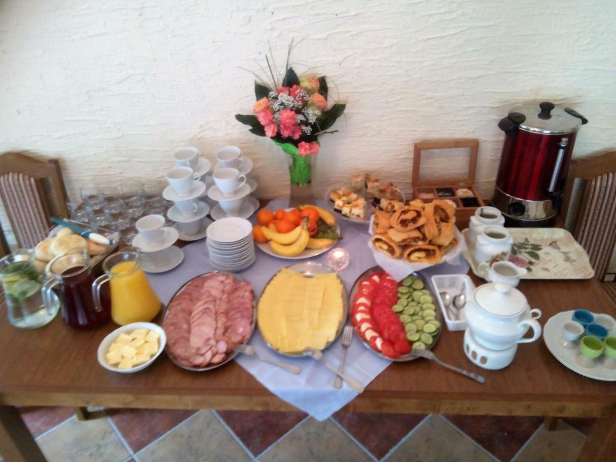 Zbojna Debra Bed & Breakfast Golejow ภายนอก รูปภาพ